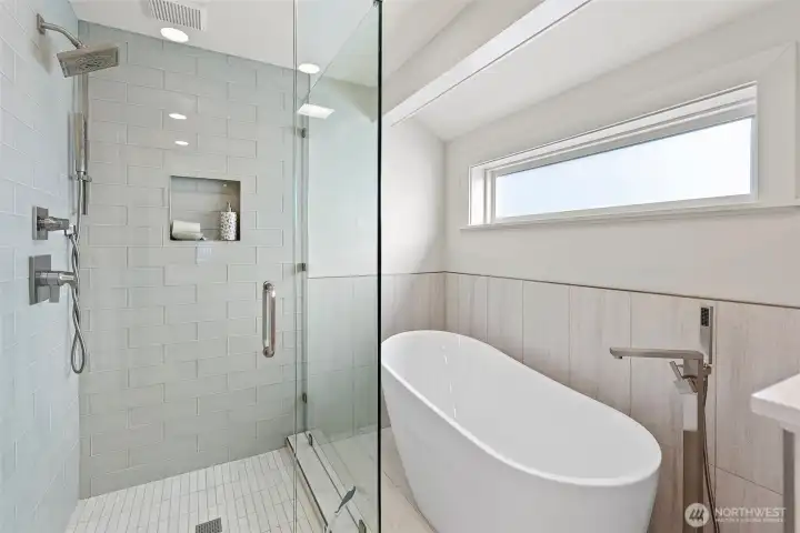 Huge Shower and Soaking Tub