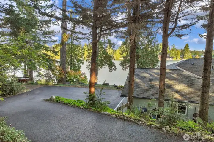 Enter to your freshly asphalted driveway, makes it a dream to keep your home and driveway tidy.