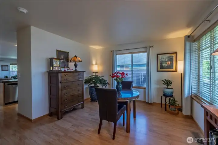 dining/entry