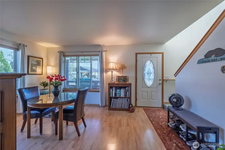 dining/entry