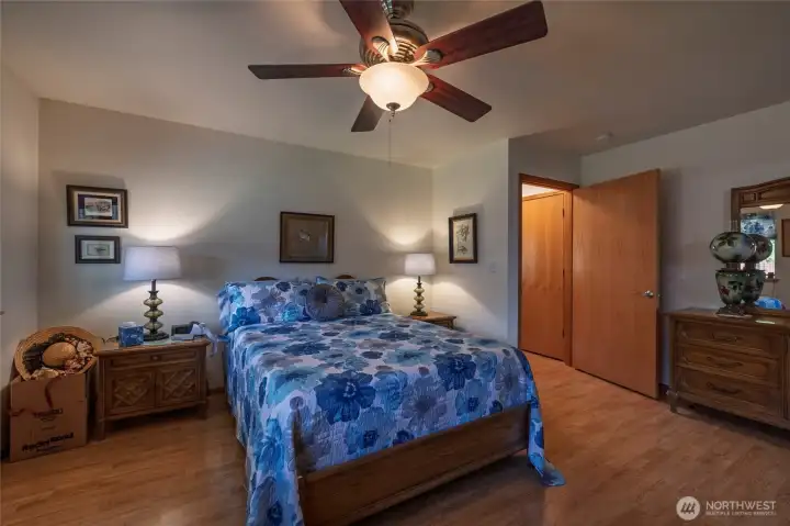 primary suite main floor
