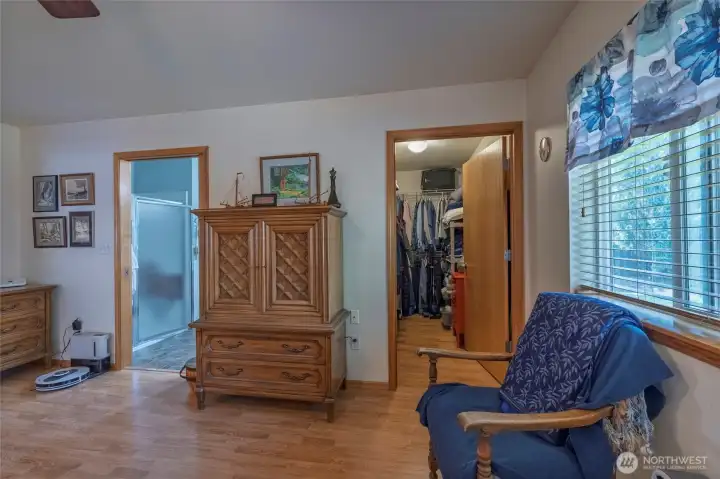 primary suite main floor