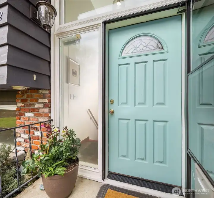 Beautiful southfacing front entrance.