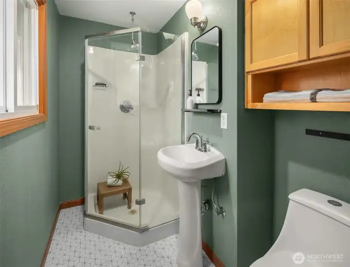 Primary bedroom 3/4 bathroom.