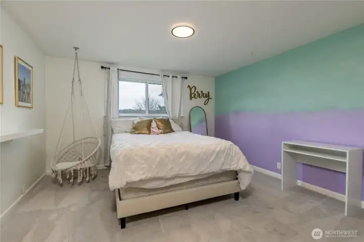 Fourth bedroom (upper level)