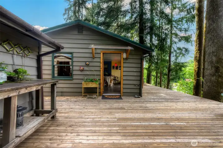 A welcoming, expansive deck ~ perfect for morning yoga, effortless entertaining and peaceful relaxation.