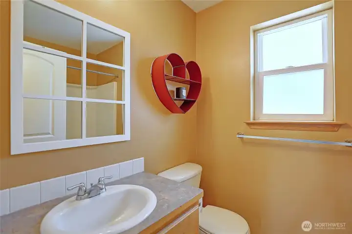 Guest bathroom.