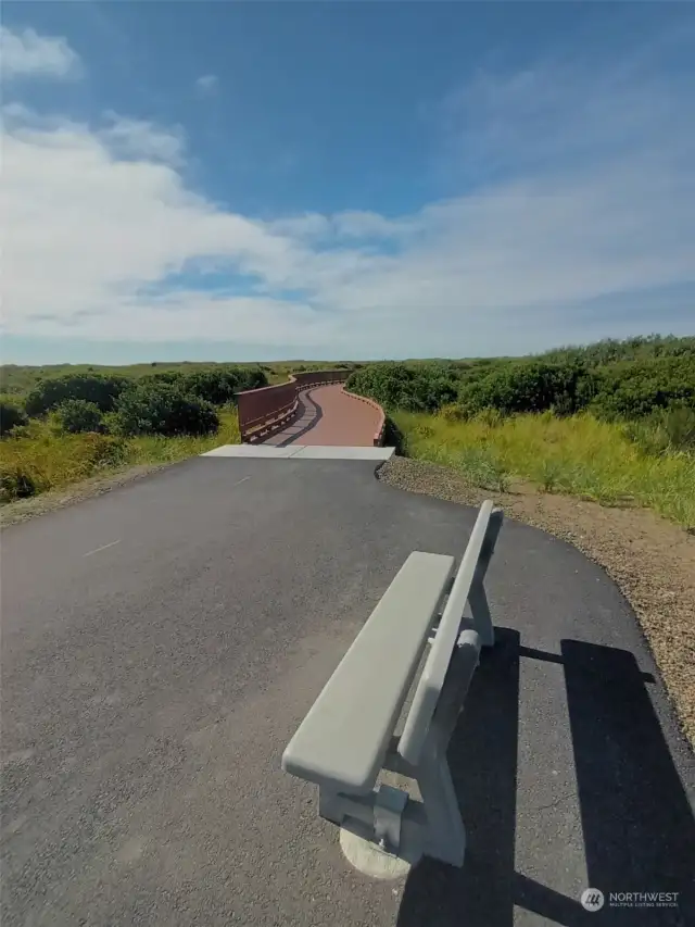 Dune Trail with multiple resting spots.