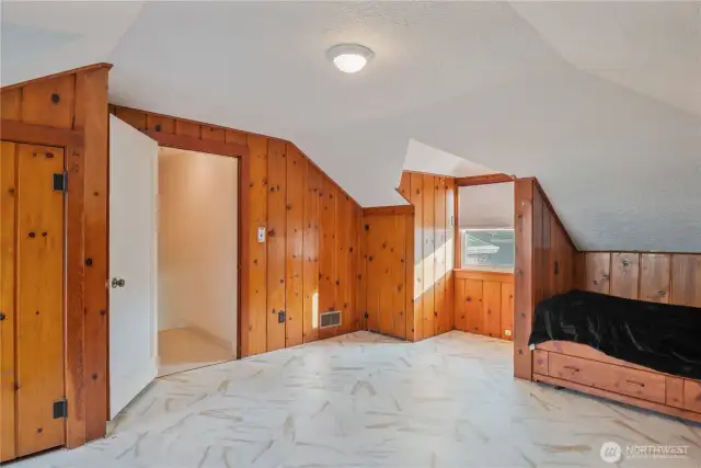 upper bedroom
