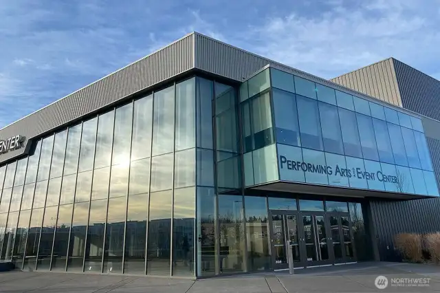 Performing Arts Center.  Your new home in the Heart of Federal Way, is easy walking distance to everything!
