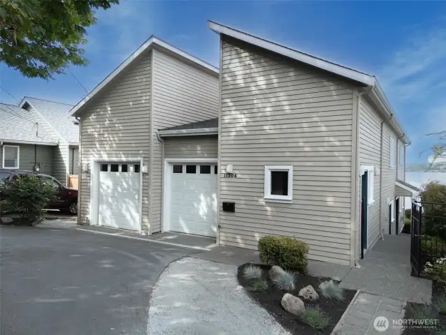 The private lane from 113th Avenue South leads to the front of this home with plenty of parking.