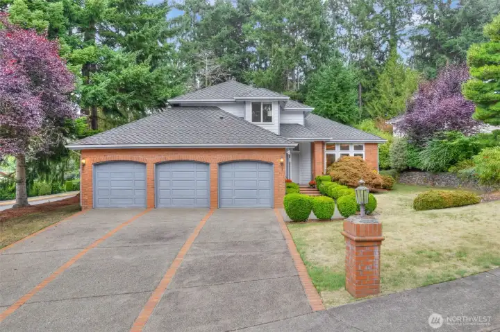Beautiful home in lovely Cormorant Passage.
