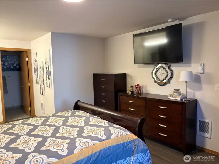 Great wall space in primary bedroom so you can take that favorite bedroom set with you!