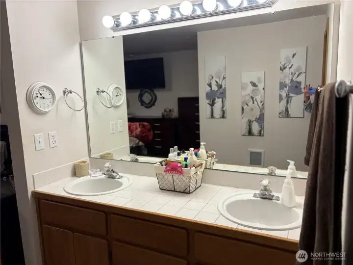 Double sink area in primary