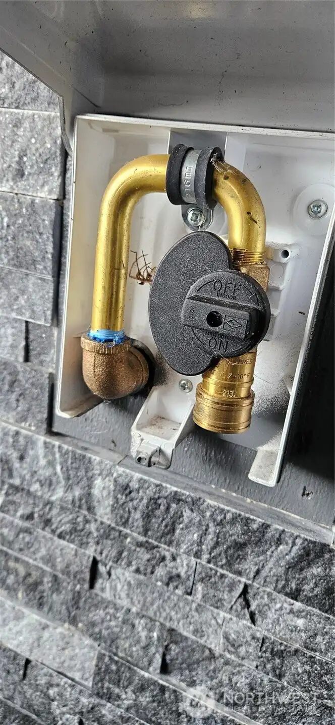 Gas connection at the front deck