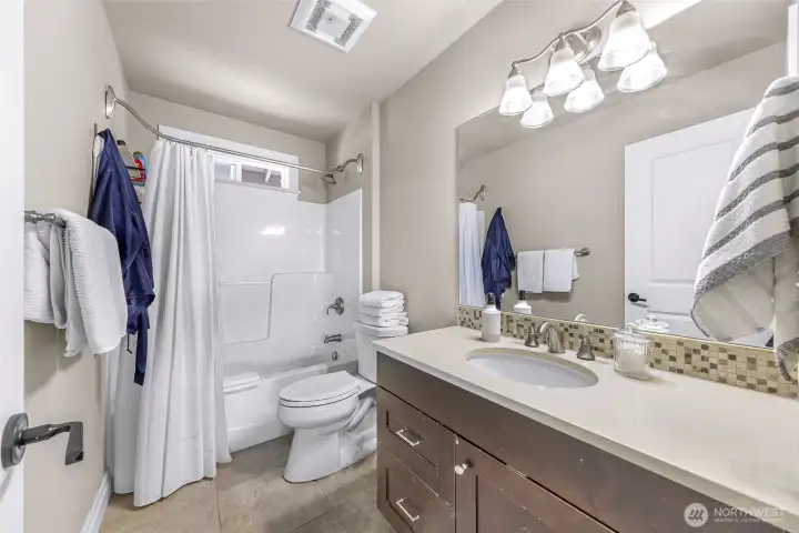 upstairs guest room 2 full bath ensuite