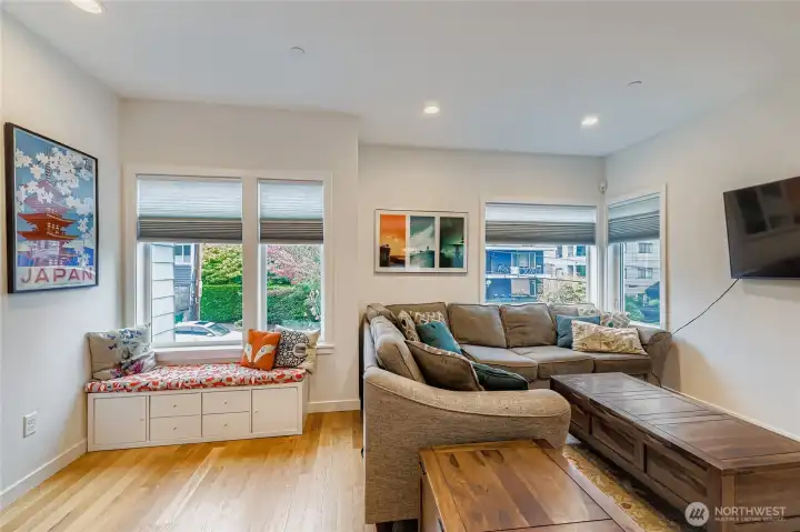 Large livingroom with room for a huge sofa & window seat