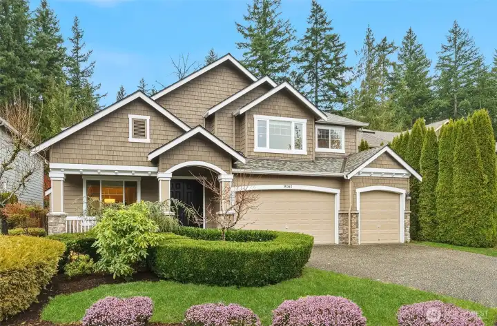 Exceptionally priced, beautifully maintained Murray Franklyn home in sought-after Parkside neighborhood of Redmond Ridge