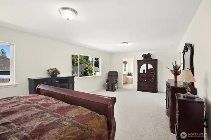 Main bedroom looking into 5-piece bathroom.