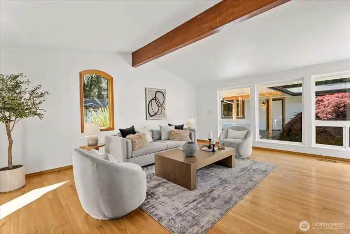 Tall ceilings and hardwood floors!