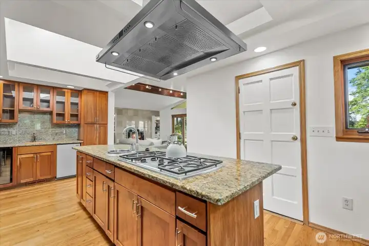 So much natural light in the kitchen!