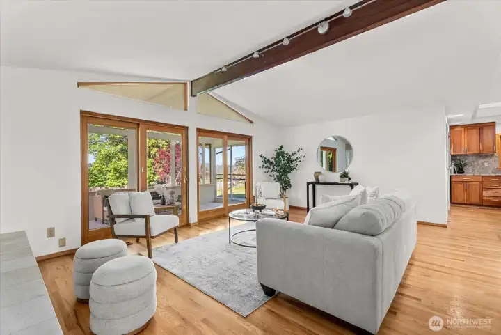 Huge living room with the attached sun room which extends your living area