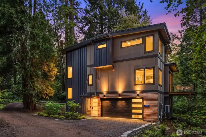 This striking and contemporary was newly built in 2024...
