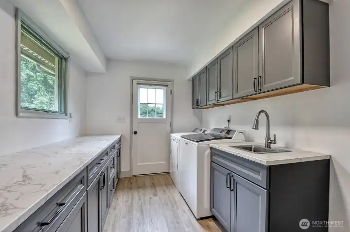 Laundry/Mud Room Laundry/Mud Room