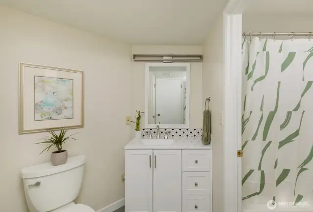 2nd Bathroom