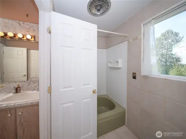 Upper level full bath