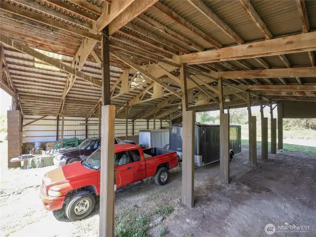80x80 Pole Bldg/Barn inside