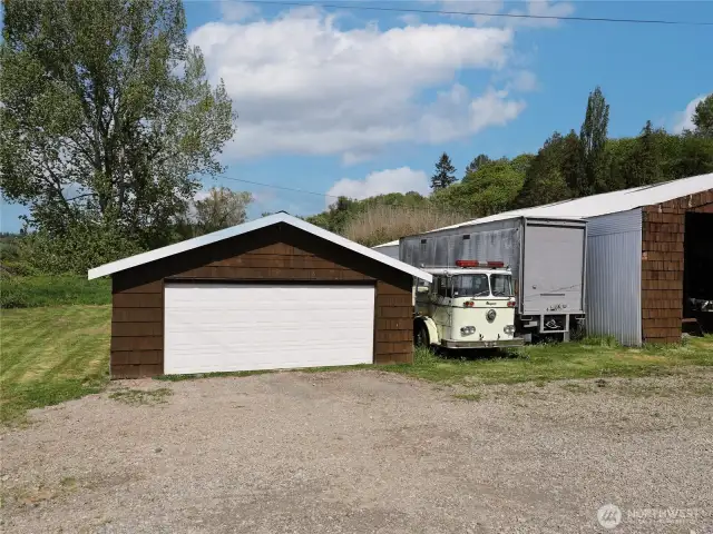 2 car garage 22x22'