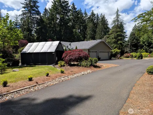 Welcome to 2835 Cooper Point Rd. 2249sf 3bed, 2.75 ba on 1 acre, private & fully fenced