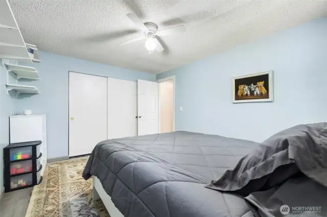 Flexible space that adapts to you—guest room, home office, creative nook… you choose the chapter.