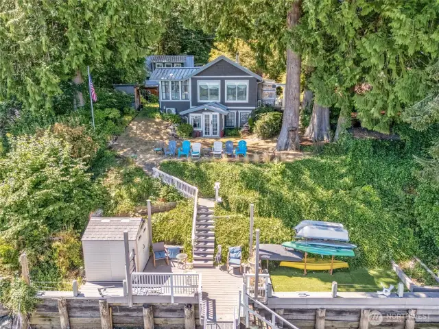 Quartermaster Harbor 2 bedroom home thoughtfully designed to maximize space and light. A front row seat to the ever-changing waterfront scenery.