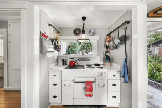 Check out this old-fashioned stove, completely rewired, to add a little whimsy to the kitchen.