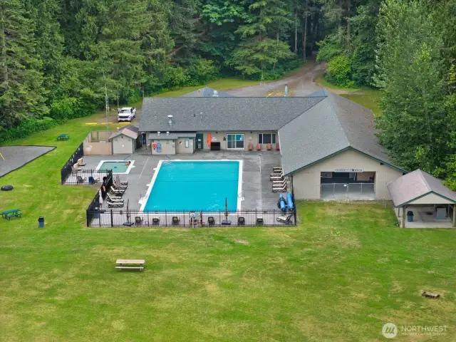 Riverside Pool and Lodge- seasonal.