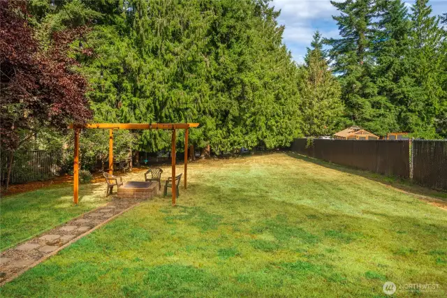 Pathway to firepit
