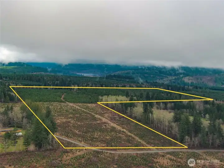 The Snow Creek Road is located along the Southern border.