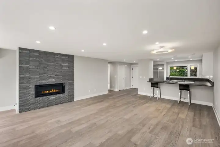 Living Area & Kitchen Countertops for Dinning