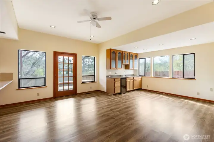Dining room and wet bar Dining room and wet bar