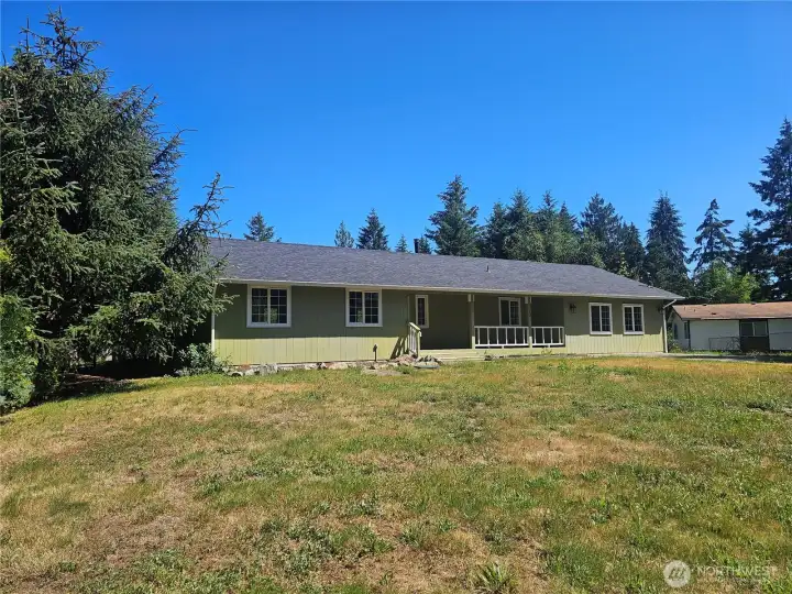 Large front yard is a canvass! Large front yard is a canvass!
