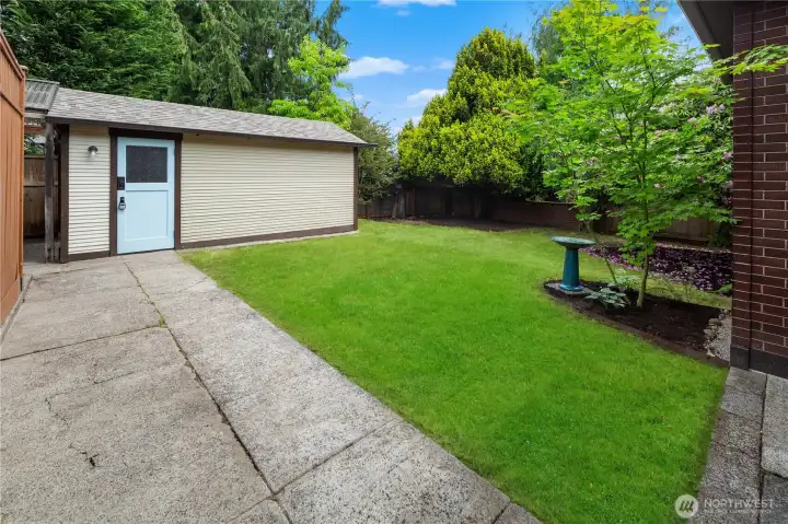 Detached garage in the rear yard with access off 27th Ave W.