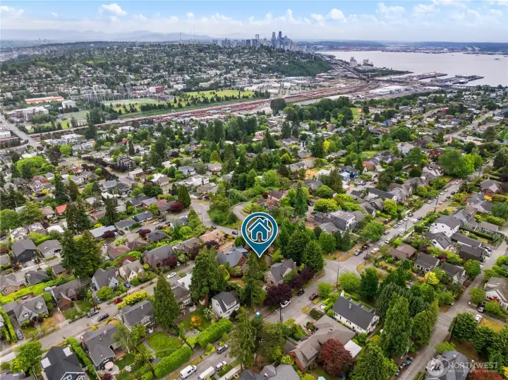 This classic home is conveniently located to Magnolia Village, Magnolia Community Center, Elliott Bay Marina, Discovery Park, Expedia’s headquarters at the foot of the Magnolia Bridge, Fisherman’s Terminal, Ballard Locks, Amazon Campus & South Lake Union, Myrtle Edwards Waterfront Park, Public Market, Seattle’s re-imagined waterfront and Aquarium, Colman Ferry Terminal, Seattle Center, Space Needle and Chihuly Gardens, and is an effortless commute to downtown!