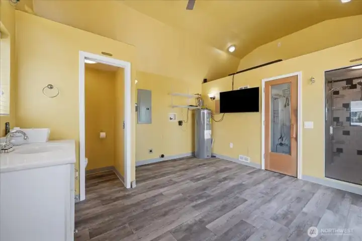 Sauna/Exercise Room