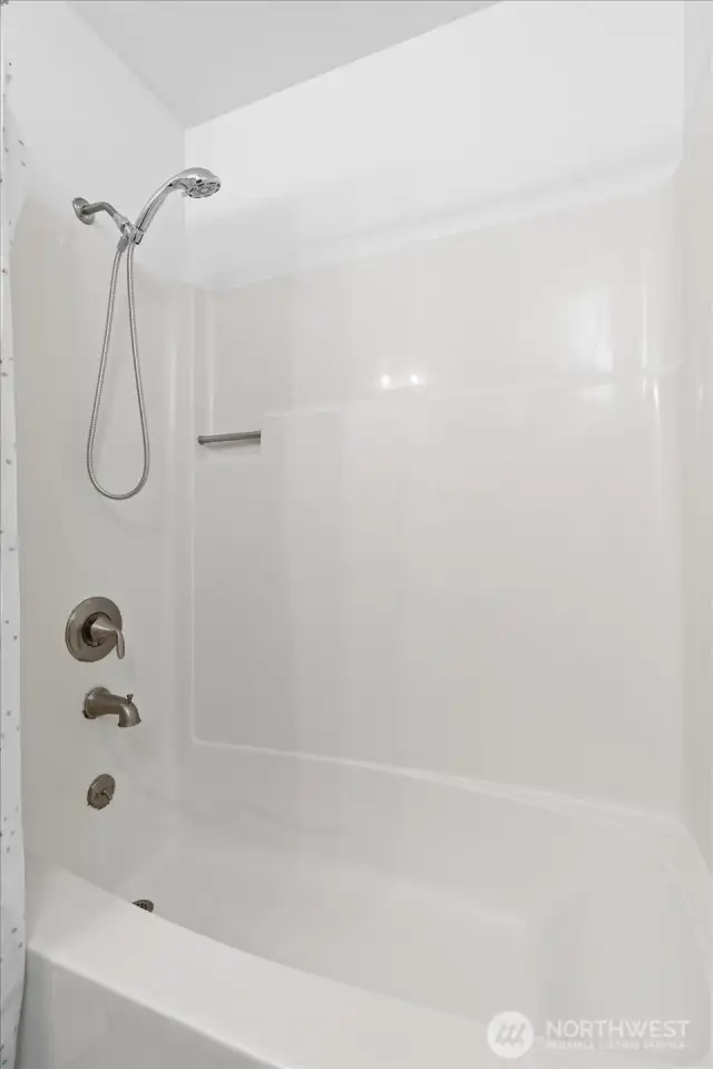 shower/tub