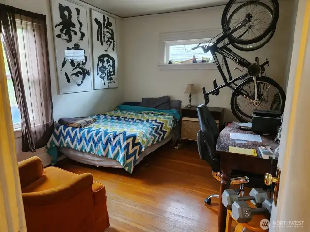 east bedroom