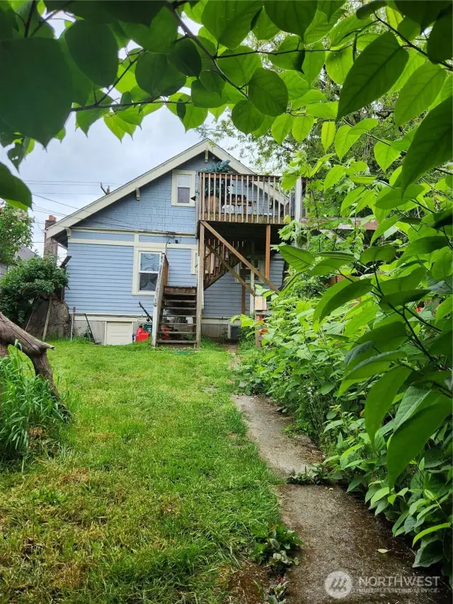 entry from alley
