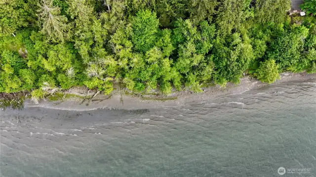 The home is adjacent to the Ferry Dell trail to this beach!