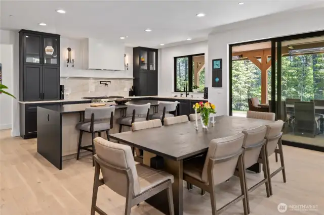 Dining to Kitchen